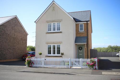 Crynant Casa | Ffordd Y Meillion