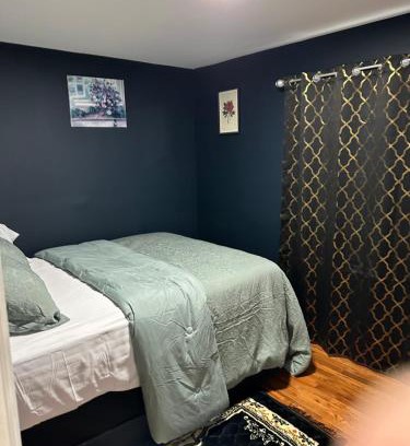 Irvington Casa | Fidelia Beryl Room, Queen Bed Minutes from Newark Liberty International Airport and Newark Penn Station
