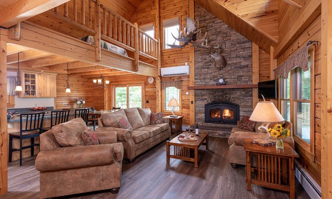 Jeffersonville Cabina | Field and Stream Dream Cabin near Smuggler's Notch