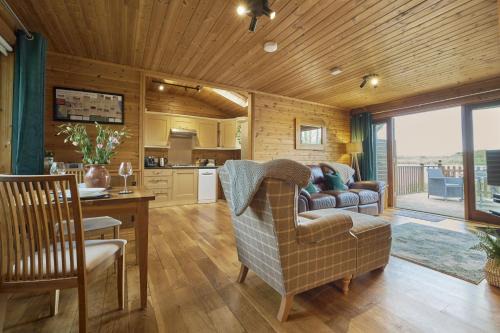 Thurstonfield Casa | Fieldfare Lodge with Hot-tub