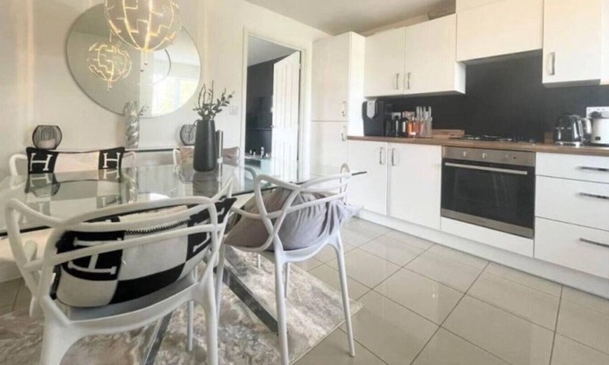 Chapeltown Casa | Fieldview 3 Bed house Leeds