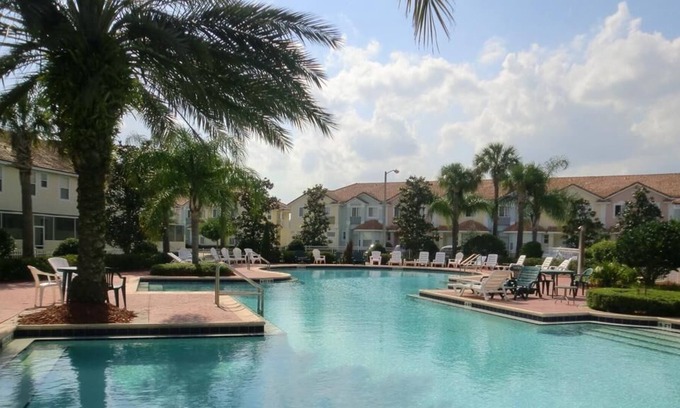 Eagle Pointe South Casa | ¡UBICACIÓN! 3 dormitorios en el complejo Fiesta Key