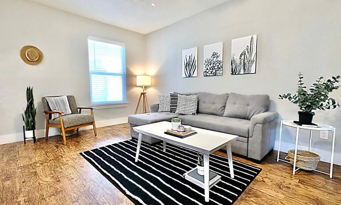 Old East Dallas Apartamento | FIFA Ready The Boutique Space & Free Parking