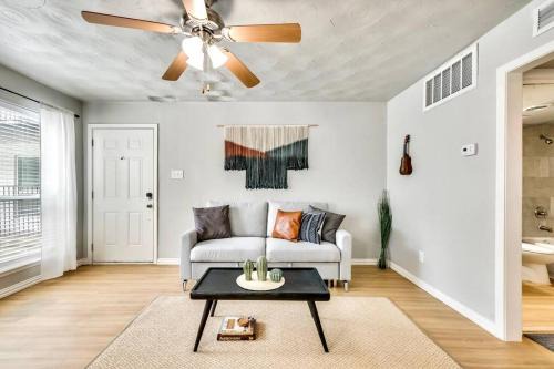 Old East Dallas Apartamento | FIFA Ready The Munger Proper - Spa Pool