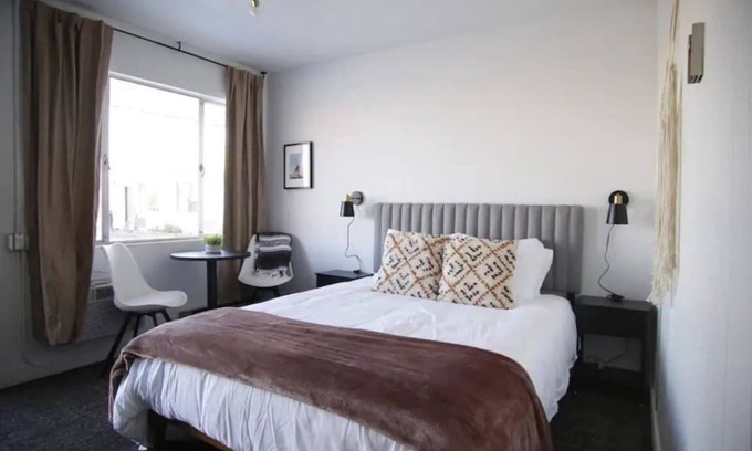 Fillmore Apartamento | Fillmore Lodge: Cozy 1-Queen Room at a BEST Price
