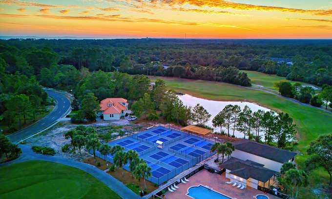 Carrabelle Villa | Final Putt Palace