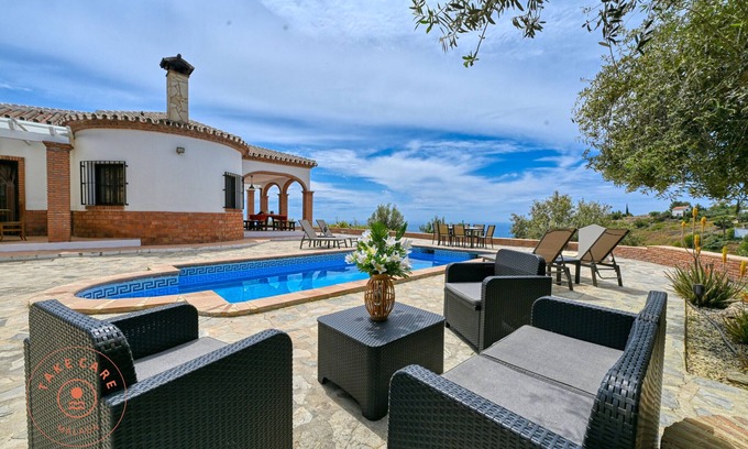 Sayalonga Chalet De Esquí | Finca Aurelia in countryside Malaga - TCM