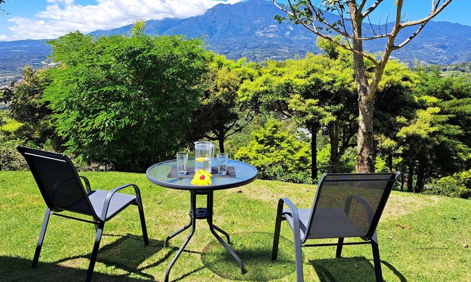 Jaramillo Otro | Finca Bocas del Mar: the unique experience of your own private coffee estate