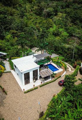 Villeta Villa | Finca Boutique Los Laureles Villeta