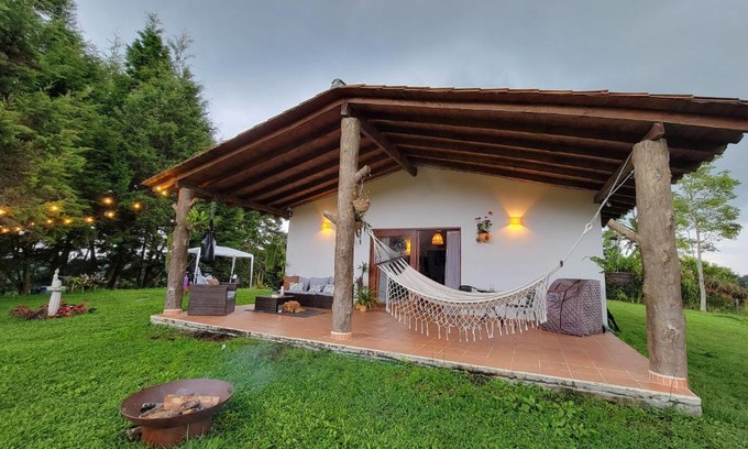 Rionegro Casa | Finca Django Near Airport Jose Maria Cordoba