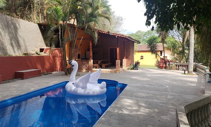 Vila Paula Casa | Finca in gated community with pool and access to the dam