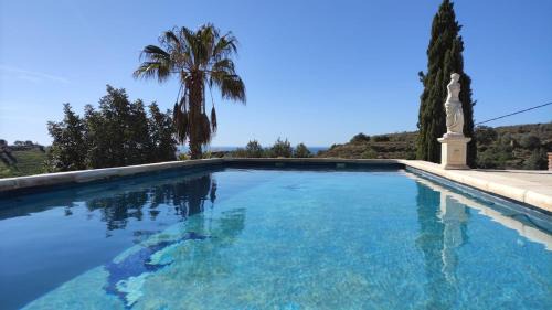Vélez-Málaga Casa | Finca la Sonrisa - Lovely house with pool and sea view