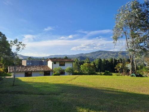 Guarne Chalet De Esquí | Finca las Flores - Guarne Antioquia