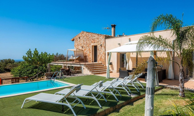 Son Antem Casa | Finca Monserrat, ideal para familias con piscina
