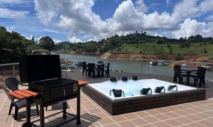 El Penol Casa | Finca San Fernando El peñol-Guatape