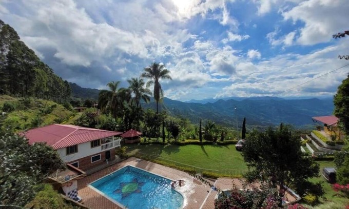 Pacho Casa | Finca Villa Sol
