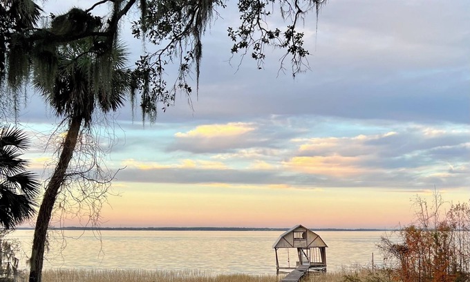 Plymouth Casa | Find peace & recharge at this 2 bedroom 2 bathroom home on beautiful Lake Harris