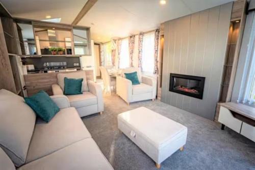 Forres Casa | Findhorn Lodge - Peaceful - Pets - Sleeps 4