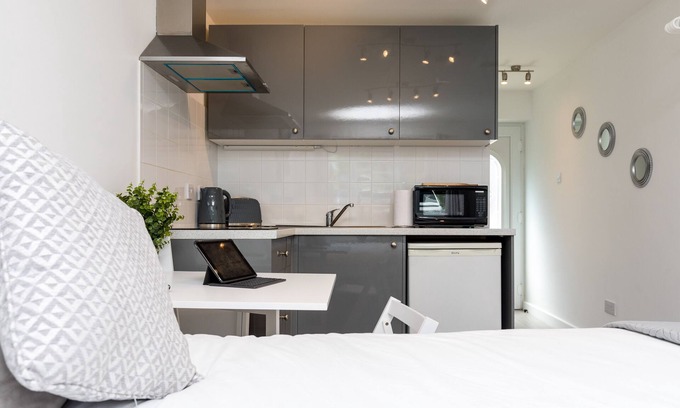 Ifield Apartamento | Findon Suite
