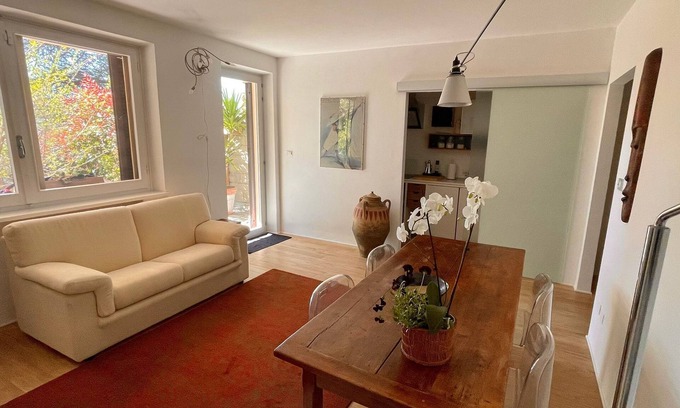 Pianoro Apartamento | Finely furnished apartment in villa with independent entrance and garden