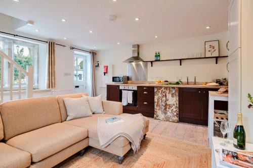 Painswick Casa | Finest Retreats - Courtside Cottage