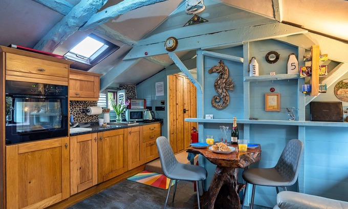 Tintagel Cabaña | Finest Retreats | Fisherman's Cottage