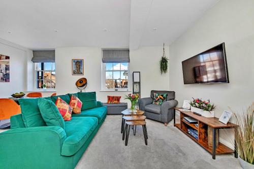 Ripon Casa | Finest Retreats - Market View