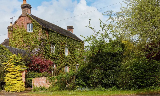 Dalbury Lees Cabaña | The Farmhouse