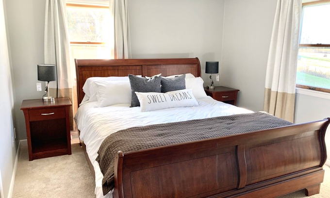 Danby Casa | Finger Lakes Farmhouse Home, Dog Friendly, Close to Hiking, Wineries and more