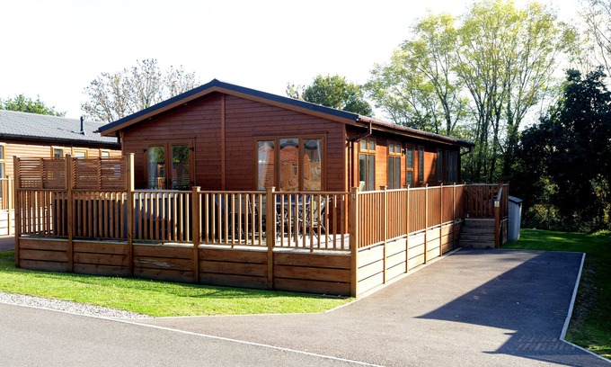 Liverton Cabina | Finlake Fairways Prestige Buckland Lodge sleeps 6