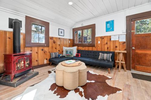 Big Bear Lake Casa | Finns Fish Camp - Walking distance to Lake and Village! Back patio with barbecue, fully fenced yard!