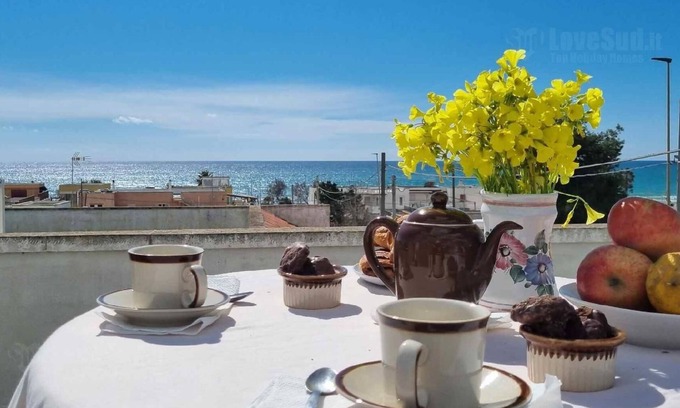 Torre Vado Casa | Fiori di Pesco - Two Bedroom House, Sleeps 5