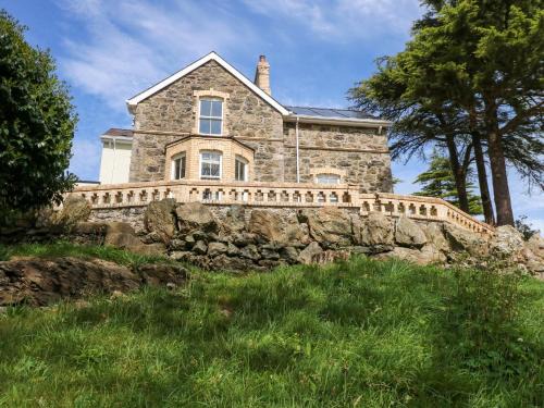 Menai Bridge Casa | Fir Grove