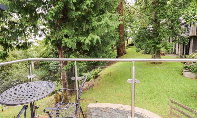 Skelwith Bridge Cabaña | FIR HOWE, romantic, luxury holiday cottage, with pool in Ambleside