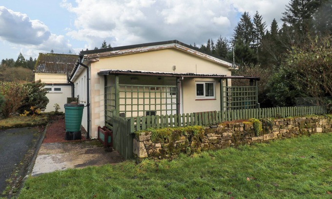 Newcastle-upon-Tyne Cabaña | FIR TREE COTTAGE, pet friendly, with a garden in Otterburn