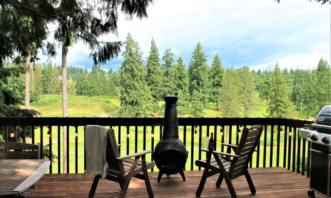 Wilburton Casa | Fir Trees, View, and Private Luxury... so close!