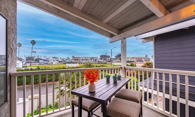 Pierpont Bay Casa | Fire Displaced? Nearly Beachfront house + Dogs