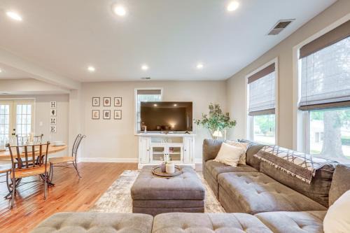 St. Charles Casa | Fire Pit and Grill Family Home on Fox River Trail!
