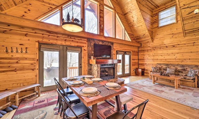 Burnsville Casa | Fire Pit and Views Picturesque Cabin in Burnsville!