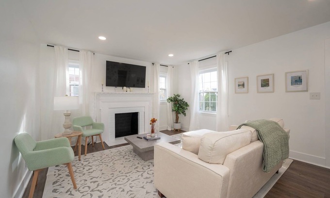 Golf Manor Casa | Fire Pit, Coffee Bar, Deck, Grill