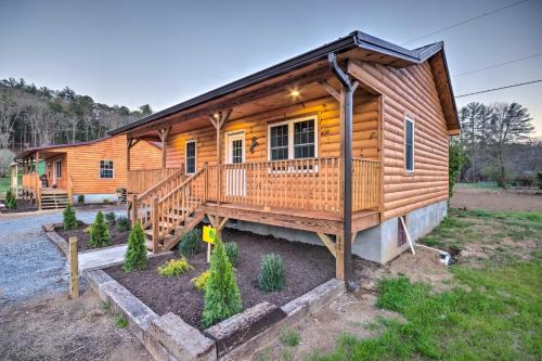 Cherokee Casa | Fire Pit Cozy Bryson City Cabin on Tuck River