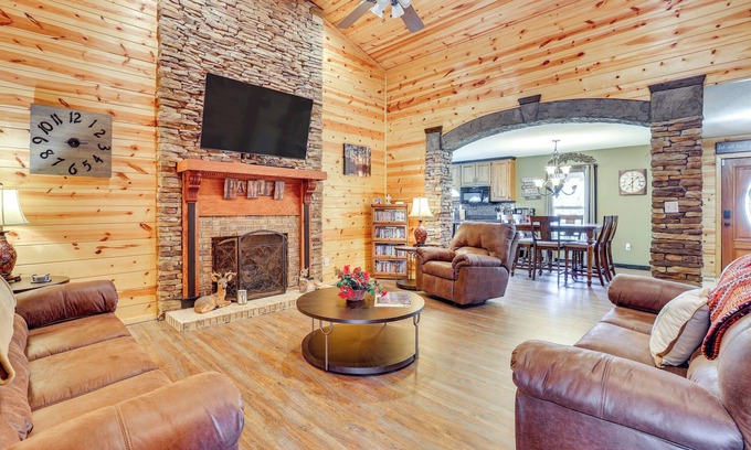 Trenton Casa | Fire Pit + Game Room: Lakefront Escape in Trenton!