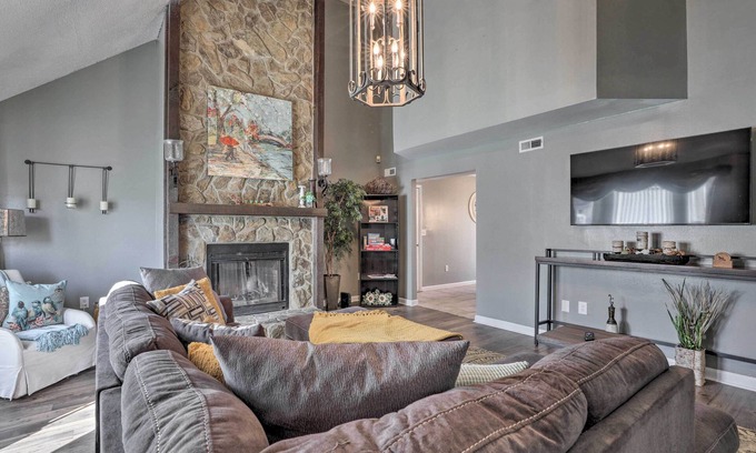 North Charleston Casa | Fire Pit, Gazebo & Hot Tub: North Charleston Home!