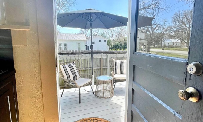La Grange Casa | Fire Pit + Walk to Downtown Square + Sleeps 5