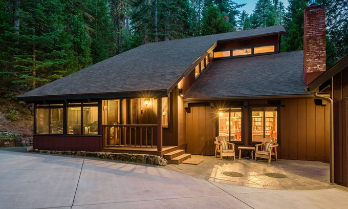 Fish Camp Cabina | Firefall Lodge - ¡Nuevo! Inmaculada casa a 2 millas del Parque Nacional de Yosemite.