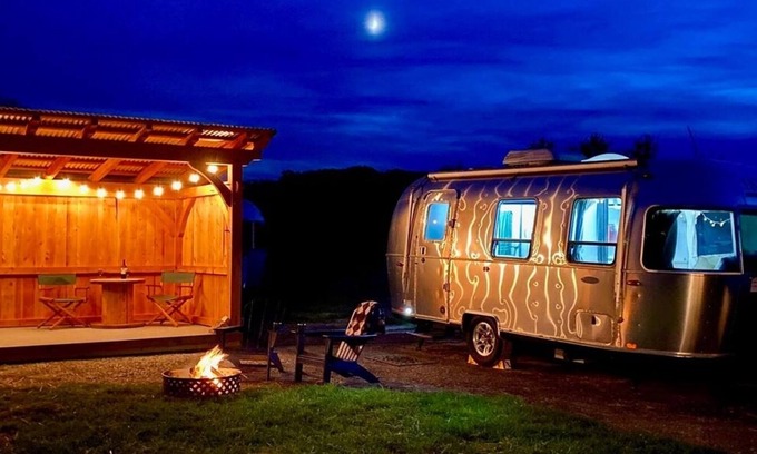 Hector Casa | "Firefly" Airstream is a unique base from which to explore the entire Finger Lakes Region