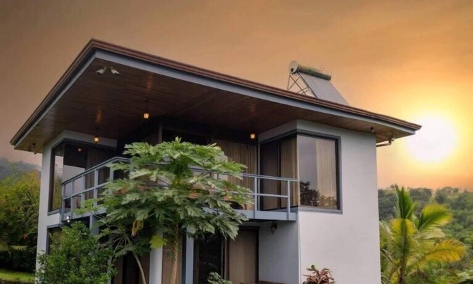 El Millón Casa | Firefly Retreat. A Hilltop Retreat with Swimming Pool & Great Rainforest Views!!