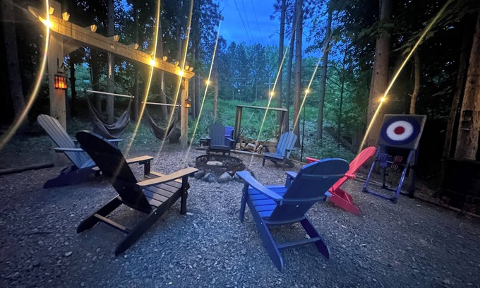 Pine City Cabina | Firepit, Gazebo, Fiber Optic, 10 min Casino