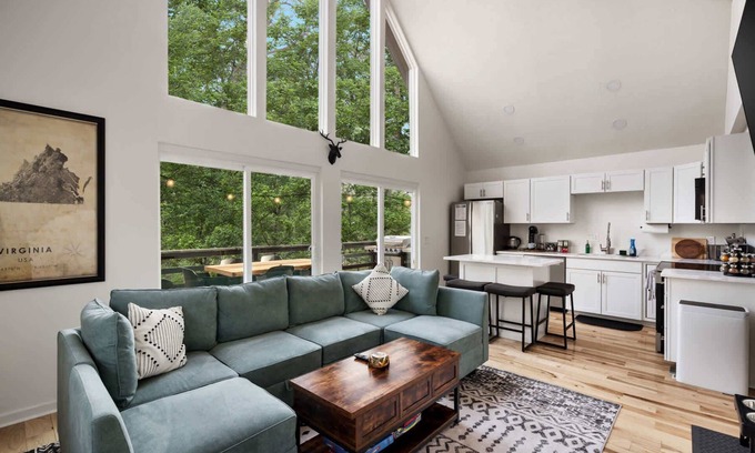 Mount Jackson Cabina | Fireplace, Grill, Games & Dogs near Bryce Resort