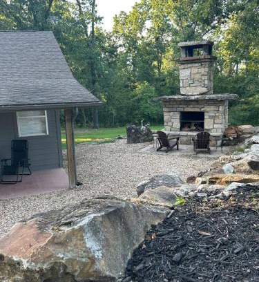 Isabella Casa | Fireplace Lodge -1 mile to Golf Course & 4 to lake